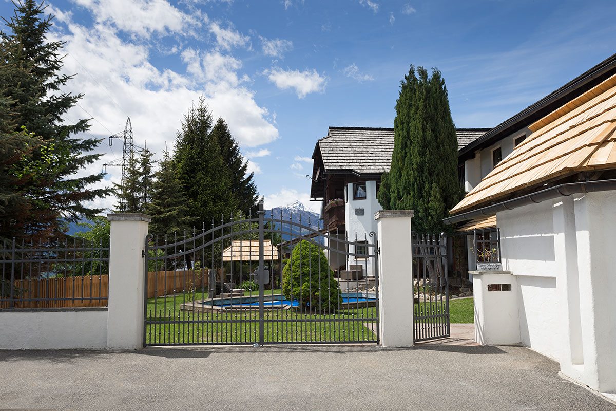 Außenanlage - Design Ferienhaus Berg Chalet Millstätter See