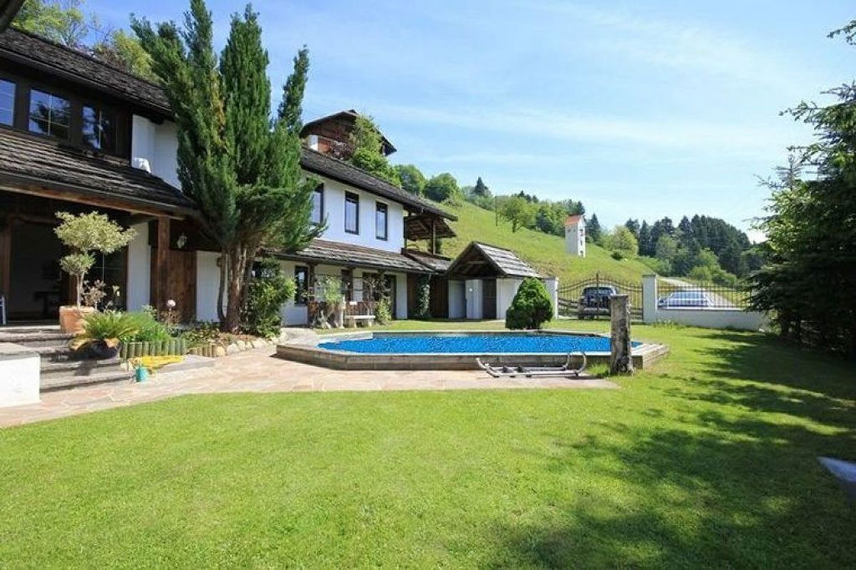 Außenanlage - Design Ferienhaus Berg Chalet Millstätter See