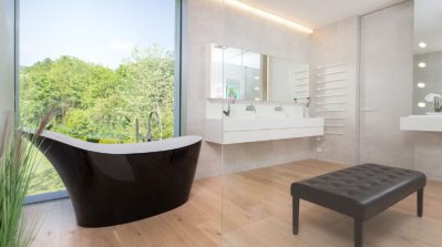 Badezimmer - Design Ferienhaus Bauhausvilla Kärnten, Spittal/Millstätter See Badezimmer - Design Ferienhaus Bauhausvilla Kärnten, Spittal/Millstätter See
